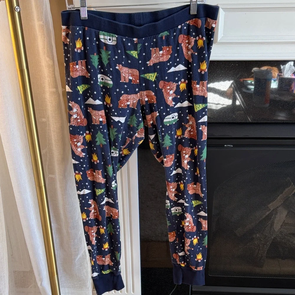 Women’s Old Navy Camping Bears Pajama Set - Picture 6 of 11